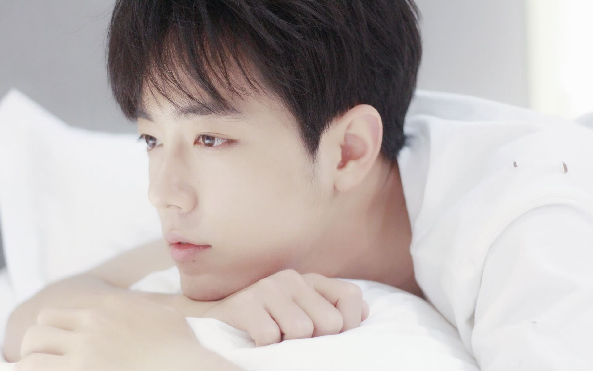 跨越球网与绿茵场的荣耀共振,卡瓦哈尔的救赎与突尼斯的斩落